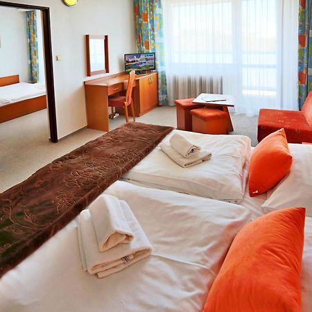 Hotel Sorea Uran Татранска Ломница Экстерьер фото